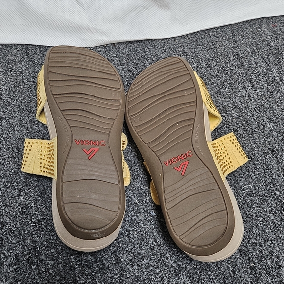 Vionic Alexis Podiatrist Designed Yellow Studded Adjustable Wedge Sandals Size 8 - Picture 4 of 5